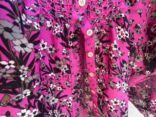Blusa chica T S nido de abeja floral