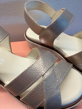 Sandalias Soriano Doradas muy cómodas