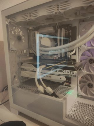 MSI RTX 4070 Super Blanca
