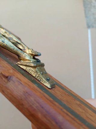 Crucifijo de pared antiguo madera y metal, firmado