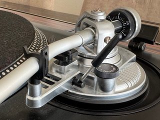 Tocadiscos AC HT-900Q.