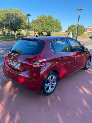Peugeot 208 2013