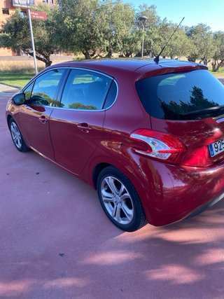 Peugeot 208 2013