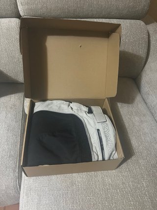 2 Chaquetas y 2Pantalones Moto BMW 2XXL y L Nuevos