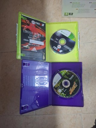 Xbox 360 Negra+Kinect+Mando+Juego  € negociable