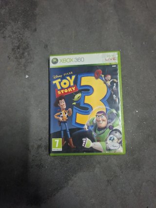 Xbox 360 Negra+Kinect+Mando+Juego  € negociable