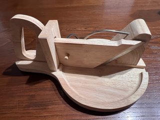 Affettatrice manuale in legno