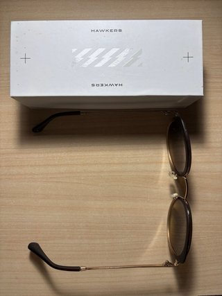 Gafas de sol Hawkers marrones y doradas