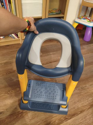 Escalón para baño infantil azul y amarillo