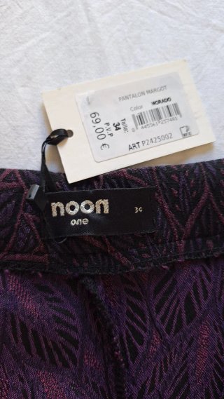 Traje Blazer y pantalon, marca NOON estampado