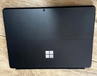 Tastiera Surface Pro 8 + Penna + Dock