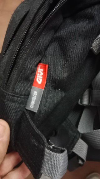 Bolso pierna moto Givi negro/gris