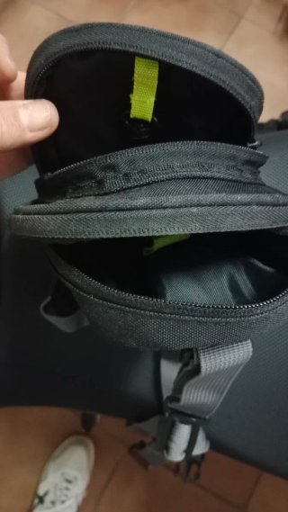 Bolso pierna moto Givi negro/gris