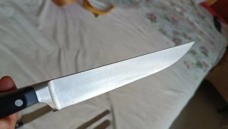 Ceppo portacoltelli in legno con coltelli