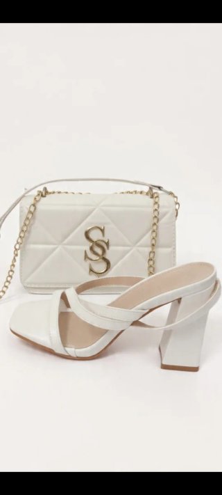 Conjunto Bolso y Sandalias Blancas