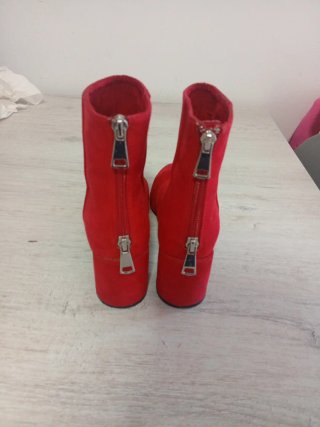 Botines rojos tacón cuadrado