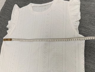 Blusa blanca con volantes