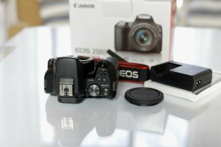 Cuerpo Canon EOS 250D ¡Como Nueva con Caja!