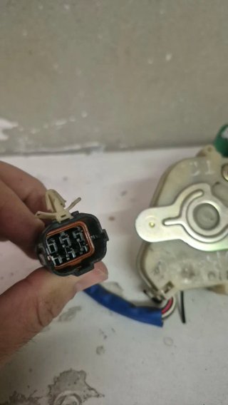 Cerradura Puerta Trasera Derecha Kia Sorento 2.5