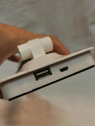 Lámpara de mesa LED táctil dorada