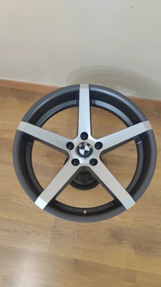 Mesa Llanta BMW 19