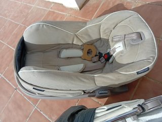 Cochecito de bebé gris