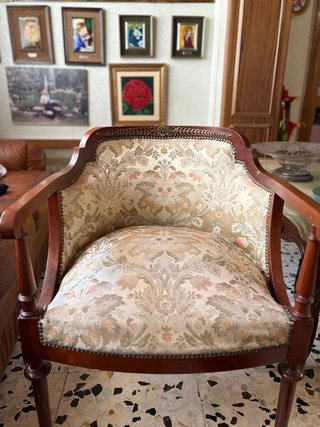 Poltrone imbottite in stile classico