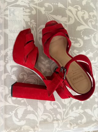 Sandalias Bershka Rojas Talla 40