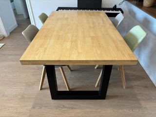 Mesa de comedor madera y metal