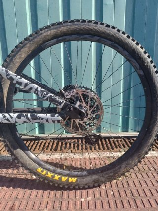 Bicicleta Enduro Canyon Torque M.