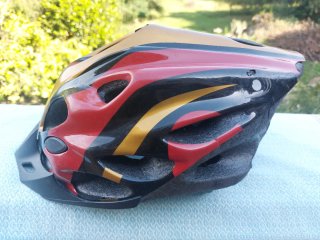 Casco de bicicleta MTB adulto en buen estado.