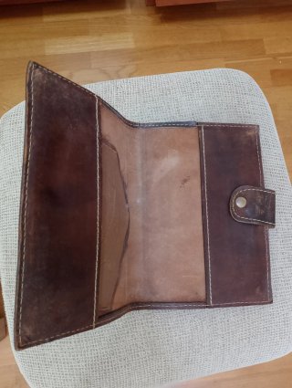 Funda de cuero para agenda con cierre metálico