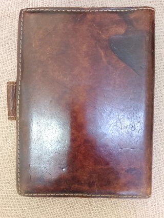 Funda de cuero para agenda con cierre metálico