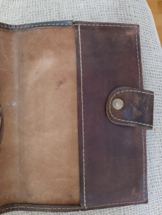 Funda de cuero para agenda con cierre metálico