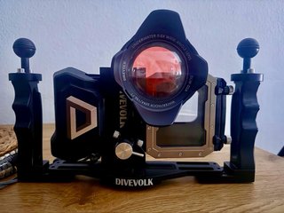 Carcasa submarina Divevolk para smartphone.