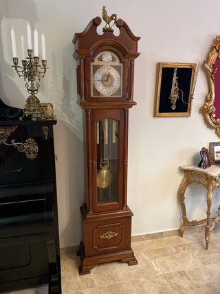 Reloj de pie de madera