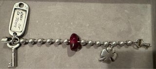 Pulsera Uno de 50 con Llave y Trébol