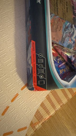 Caja Premium Pokémon Salamence EX y Reshiram EX