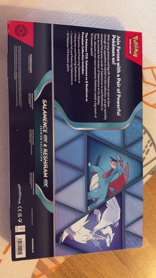 Caja Premium Pokémon Salamence EX y Reshiram EX