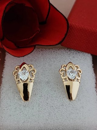 Orecchini in oro con zircone