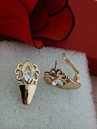 Orecchini in oro con zircone