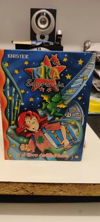 Kika Superbruja y el libro de hechizos