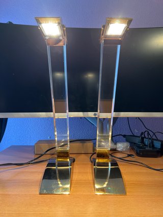 Lámparas de mesita de noche doradas y transparente