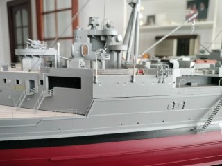 Maqueta HMS Hood 1:200
