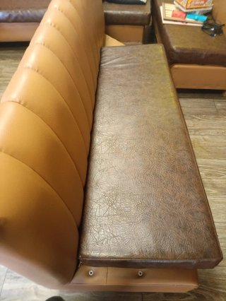 Sillones de piel marrones