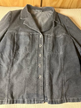 Chaqueta vaquera El Corte Inglés gris talla 56