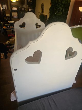 Cuna mecedora de madera para bebé