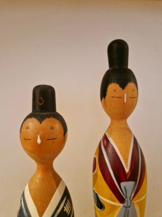 Pareja Kokeshis Okinawa. Años 50  (24 y 21 cm)