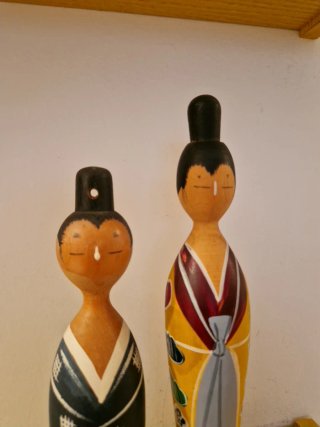 Pareja Kokeshis Okinawa. Años 50  (24 y 21 cm)