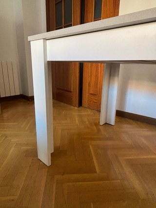 Mesa extensible comedor gris y blanca